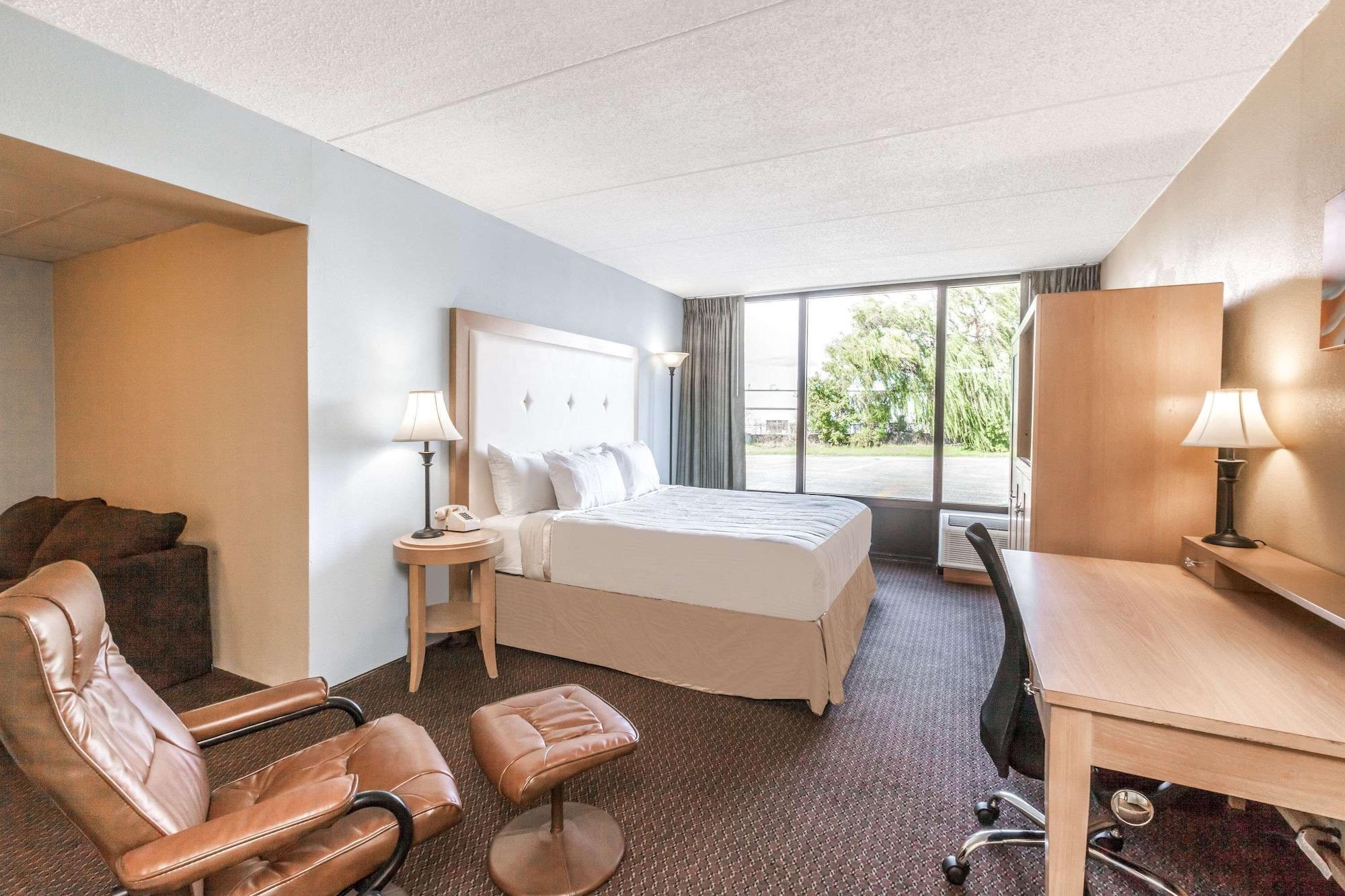 Days Inn Syracuse East Syracuse Exteriör bild
