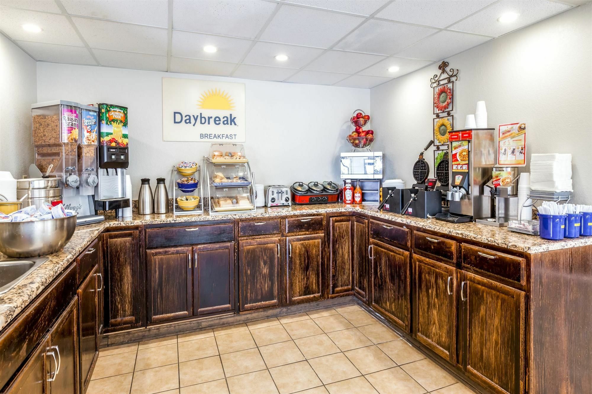 Days Inn Syracuse East Syracuse Exteriör bild